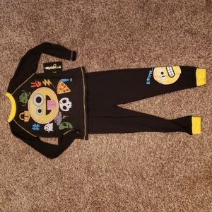 NWT Emoji Pajama Set